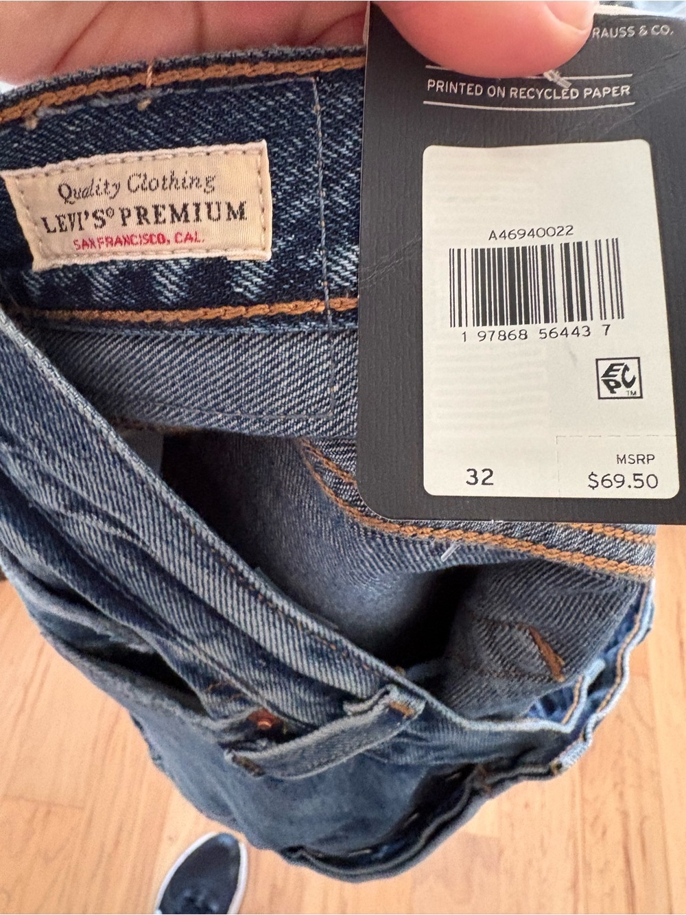 Levi's Icon Skirt Blue Denim Mini Skirt Brand New with Tags Button Fly - Picture 4 of 7